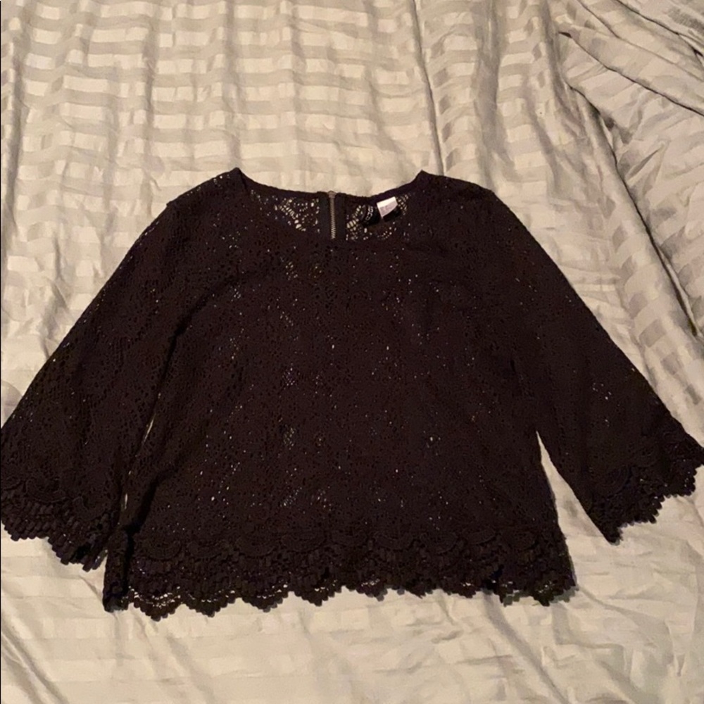 Black lace 3/4 sleeve length crop top.